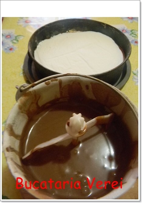 Tort de inghetata cu bezea si 3 creme