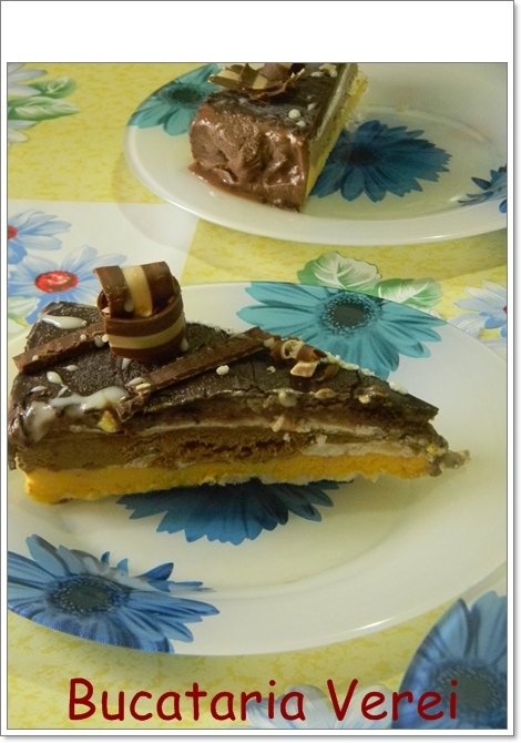 Tort de inghetata cu bezea si 3 creme