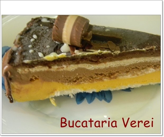 Tort de inghetata cu bezea si 3 creme