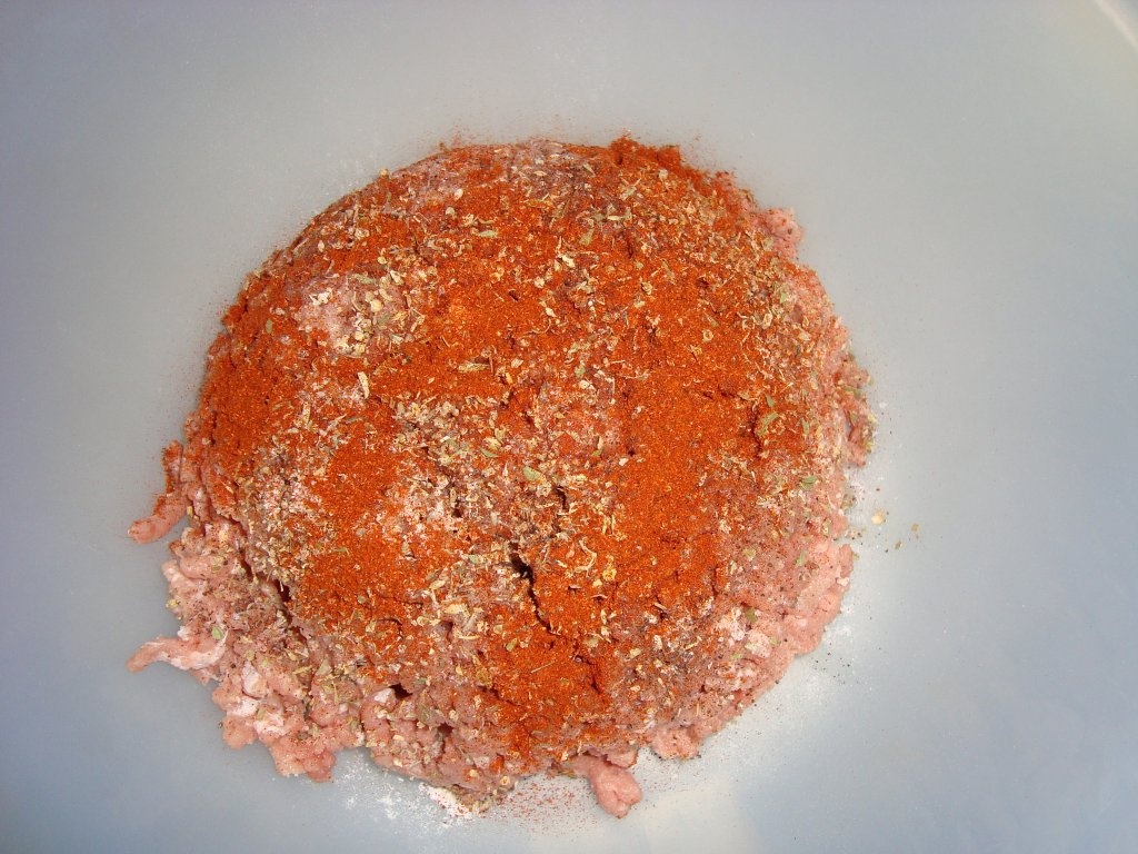 Chiftele cu sos de rosii