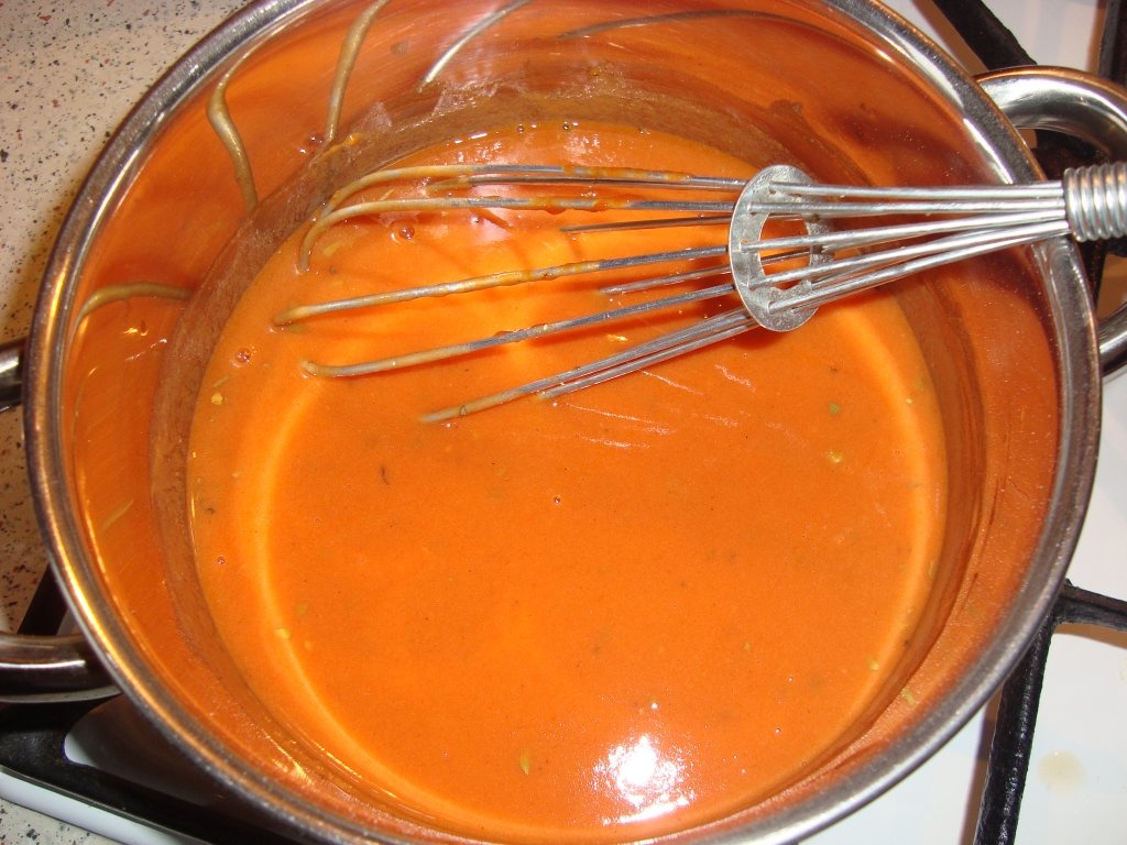 Chiftele cu sos de rosii