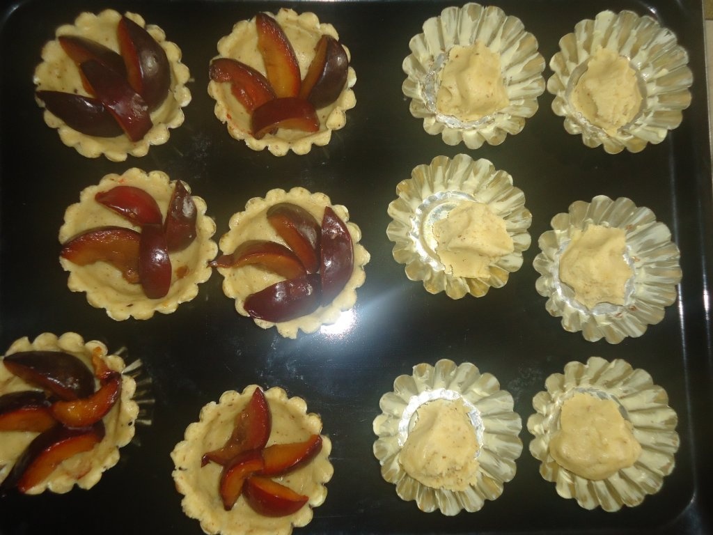 Pflaumenkuchen mit Sahne - Tarte cu prune si smantana