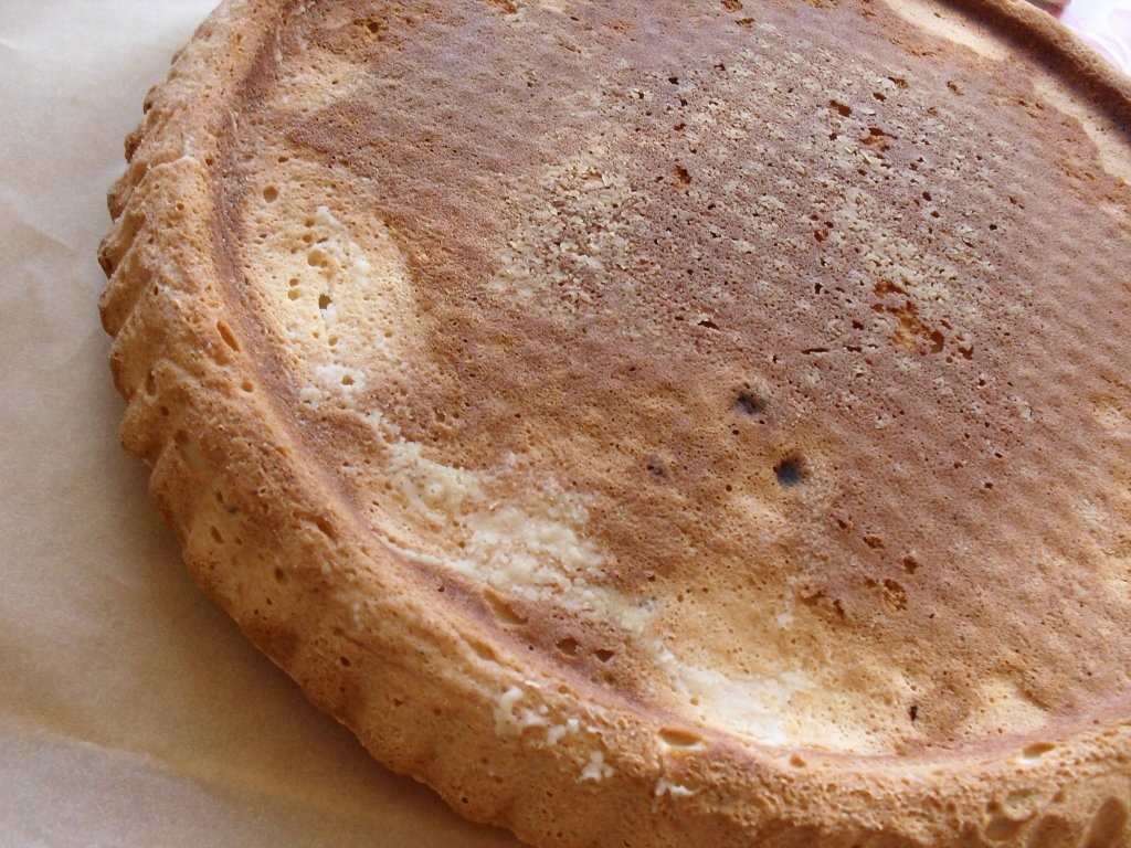 Tort cu inimioare glazurate cu ciocolata