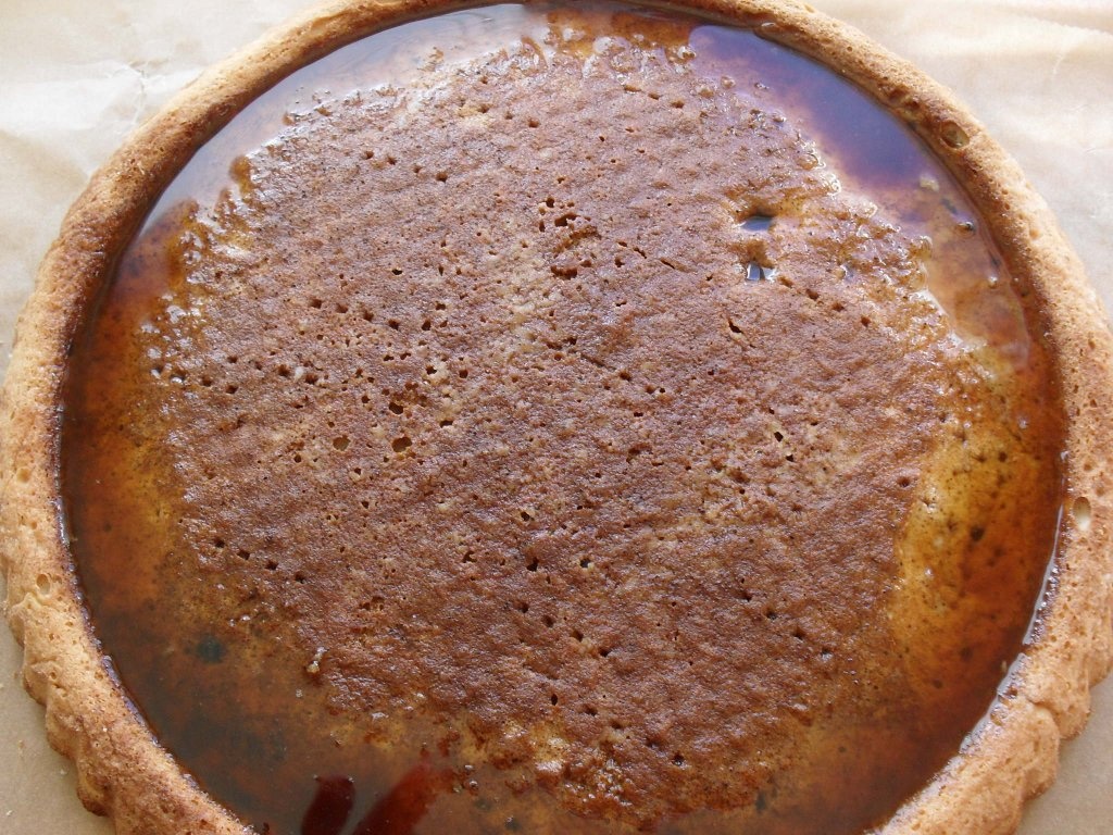 Tort cu inimioare glazurate cu ciocolata