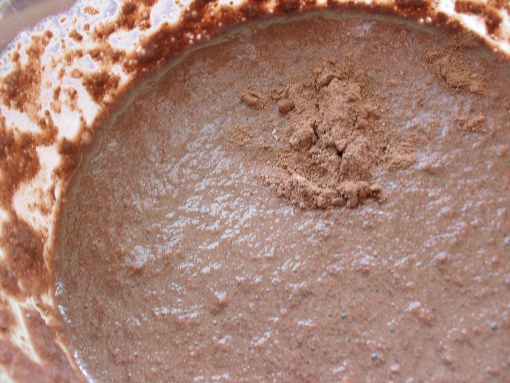 Tort cu inimioare glazurate cu ciocolata