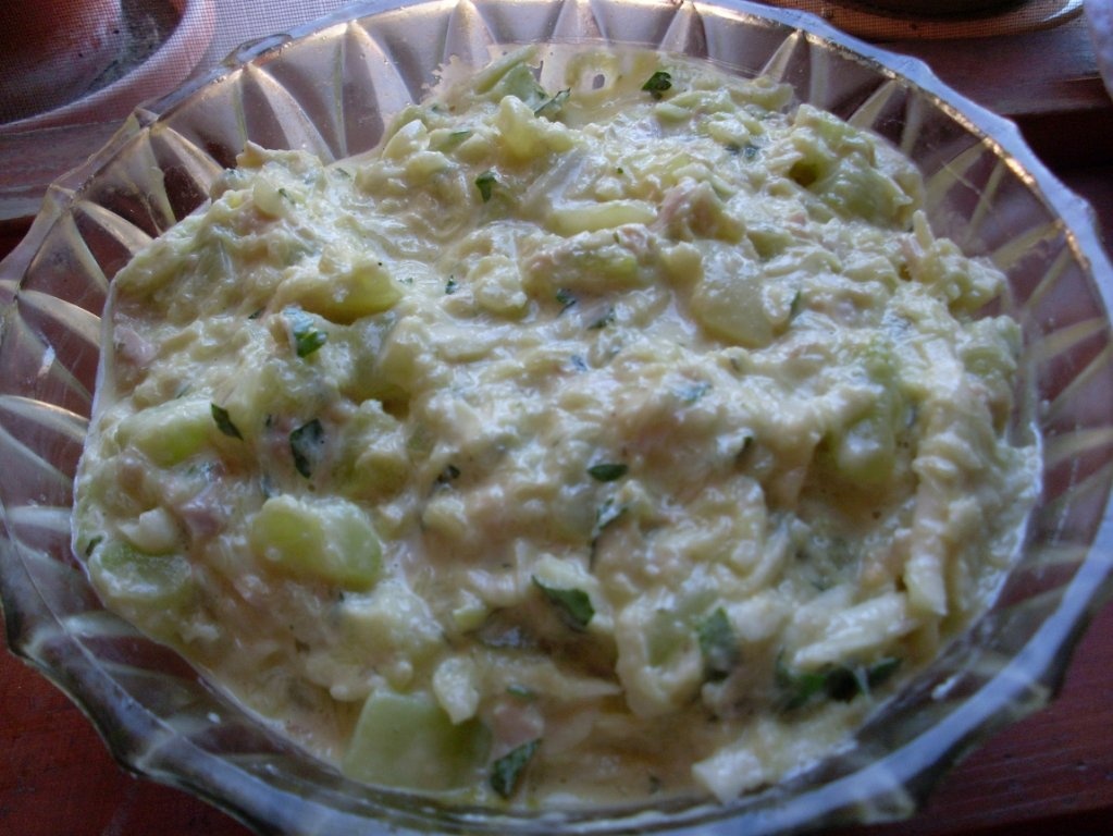 Salată de dovlecel cu gulie