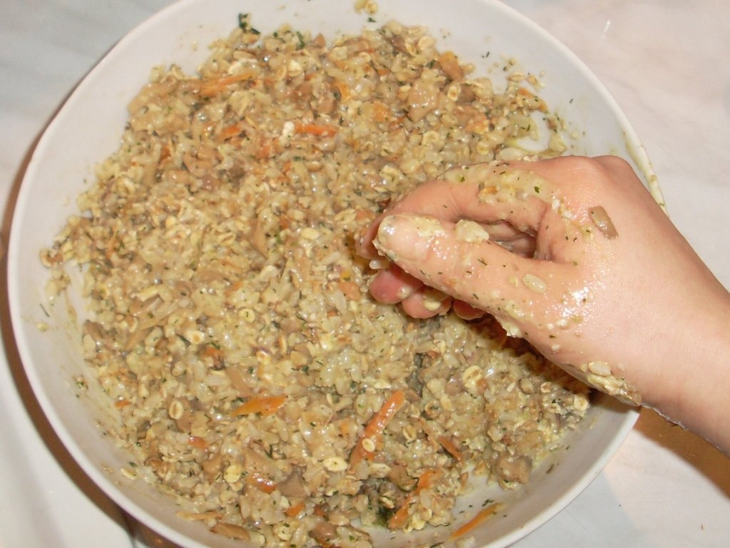 Sărmăluţe cu cereale, ciuperci şi nuci