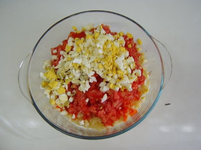 Salata de cartofi fierti si ton