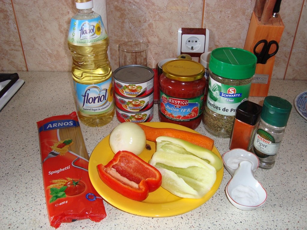 Spaghete cu sos de peste