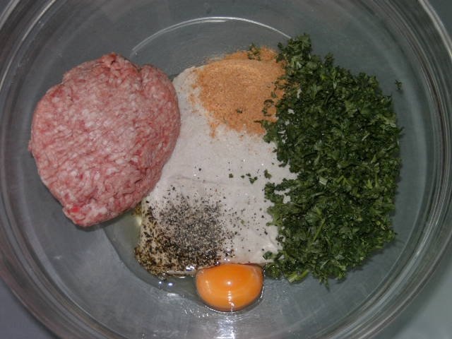 Chiftele in sos de vin rosu