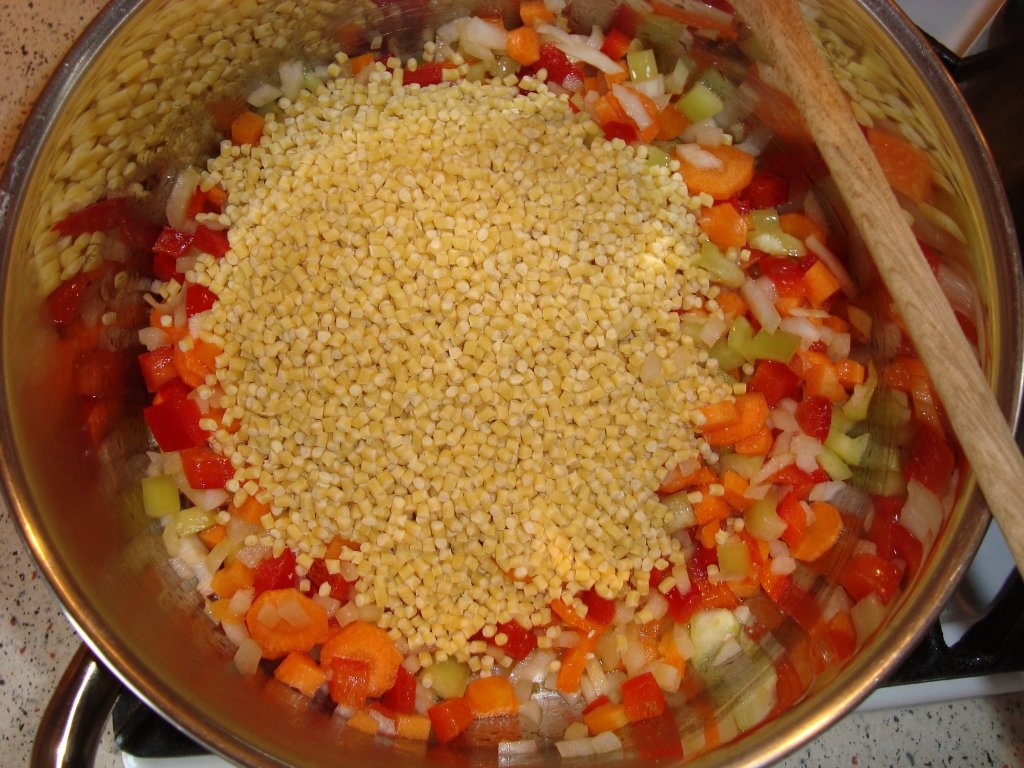 Cus Cus cu legume si pastrama de pui afumata