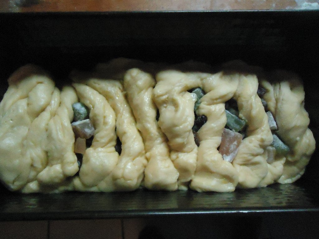 Cozonac presarat cu mac