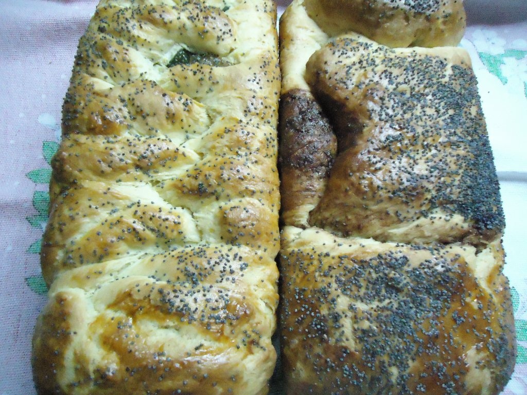 Cozonac presarat cu mac