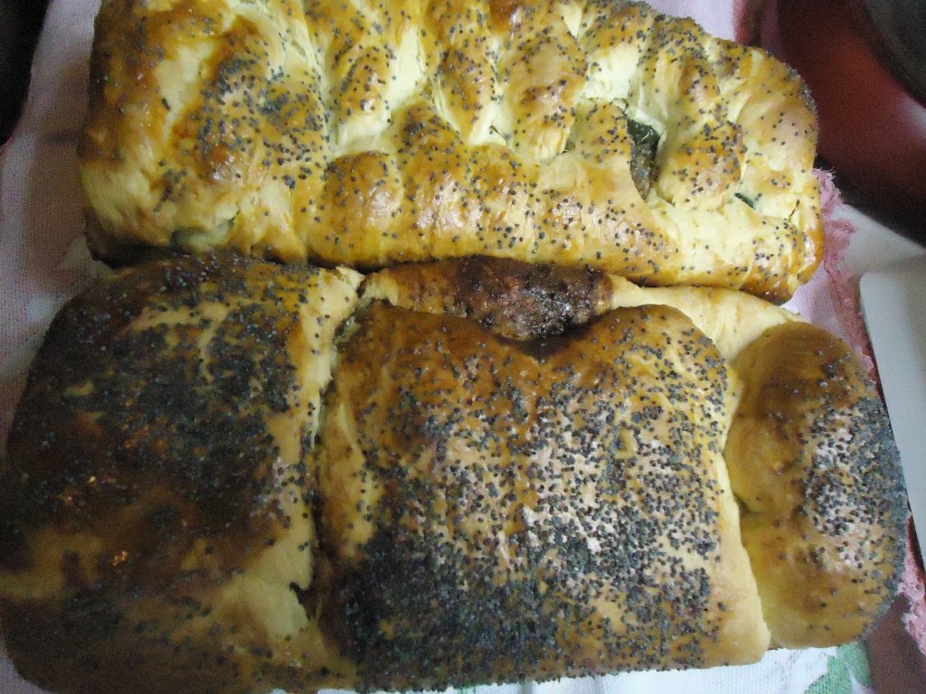 Cozonac presarat cu mac