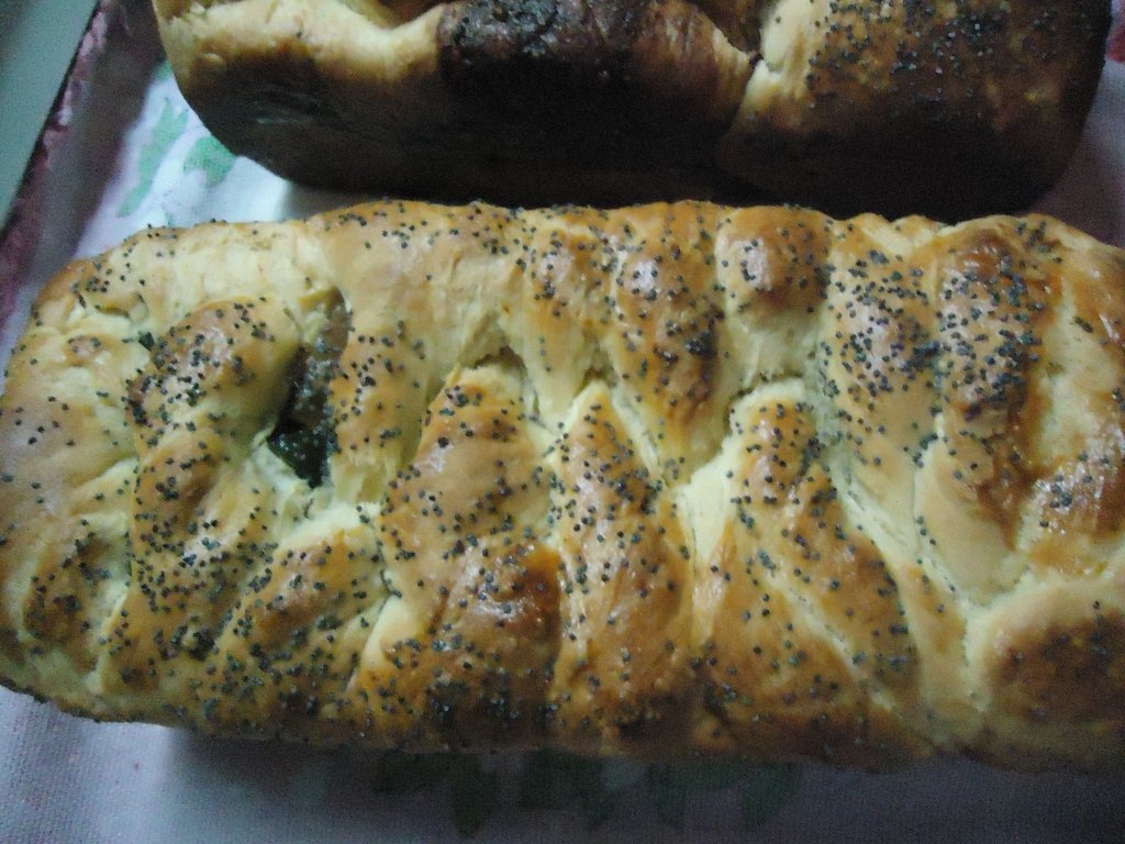 Cozonac presarat cu mac