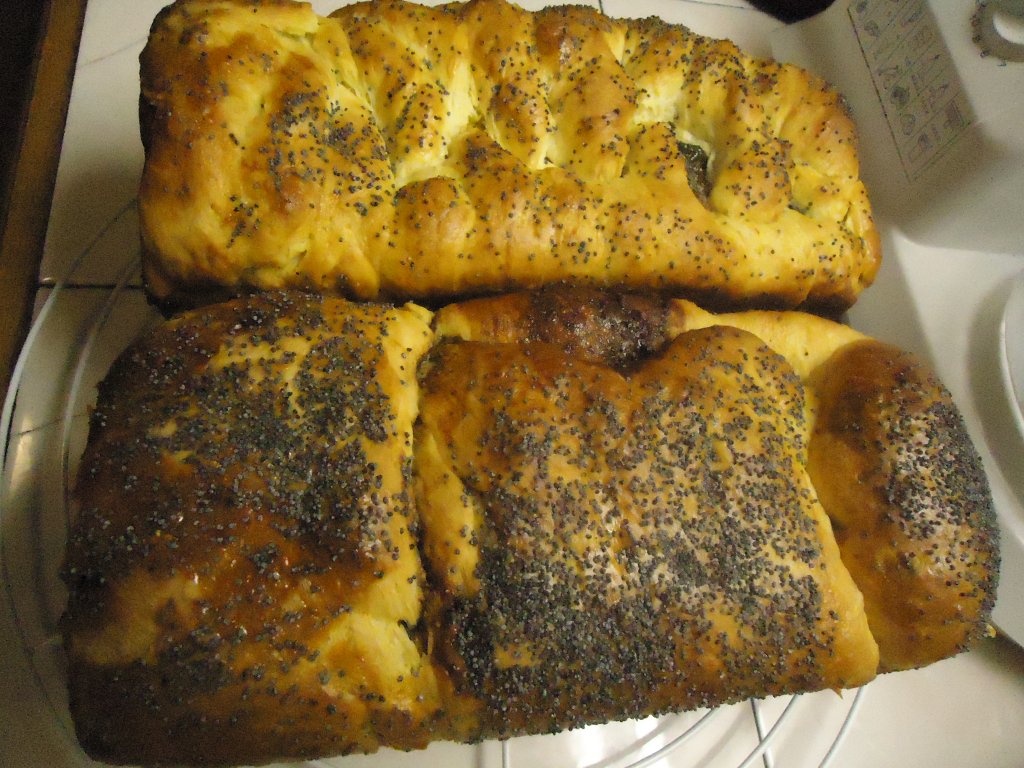 Cozonac presarat cu mac