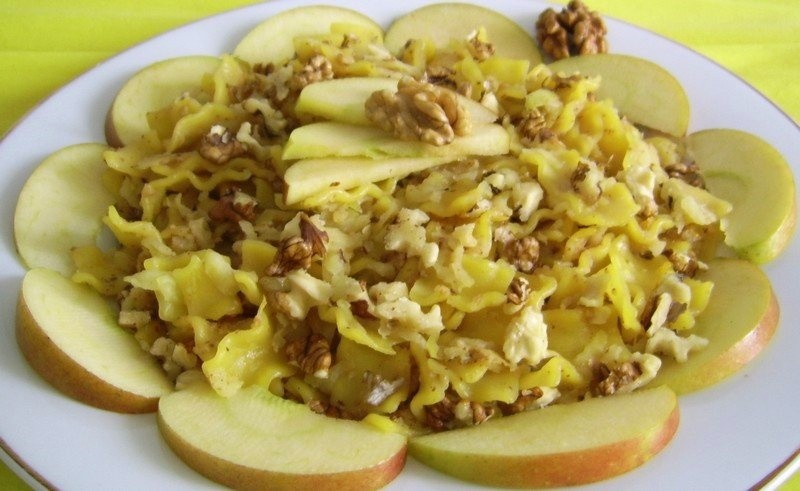 Paste cu mere si nuci