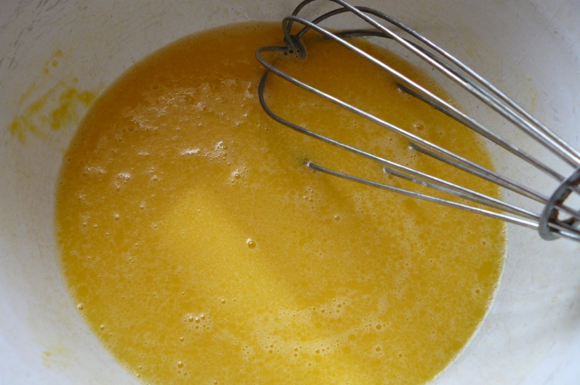 Prăjitură sănătoasă cu fructe şi brânză de vaci