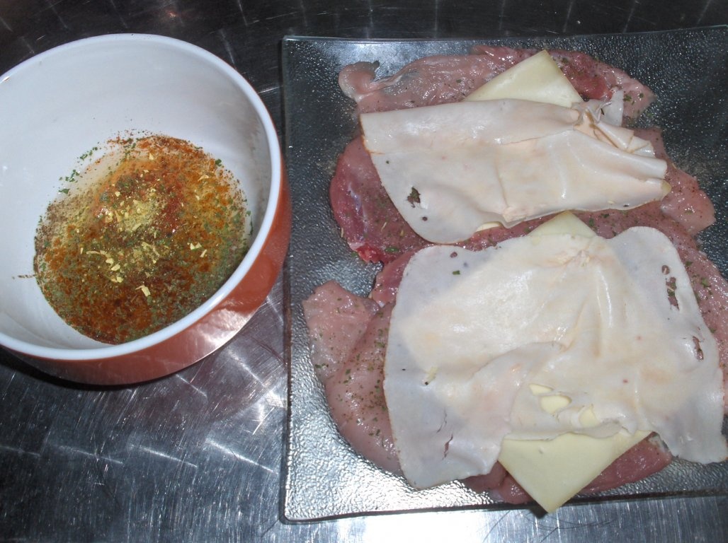 Rotite cu brânzã si suncã de curcan