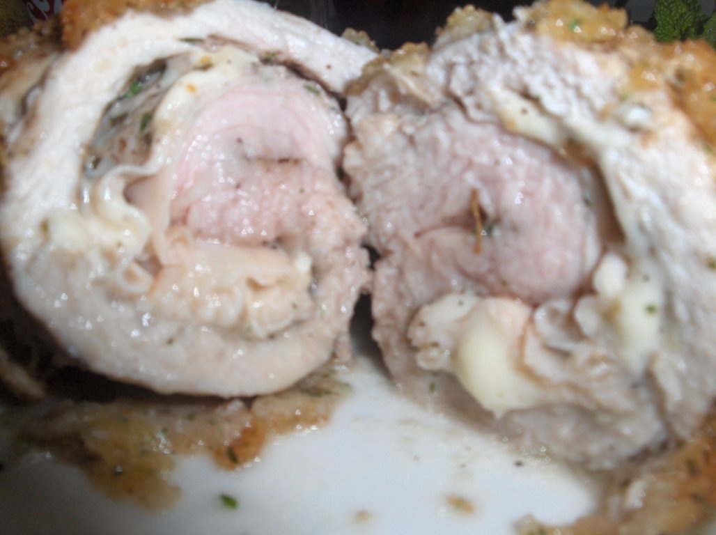 Rotite cu brânzã si suncã de curcan