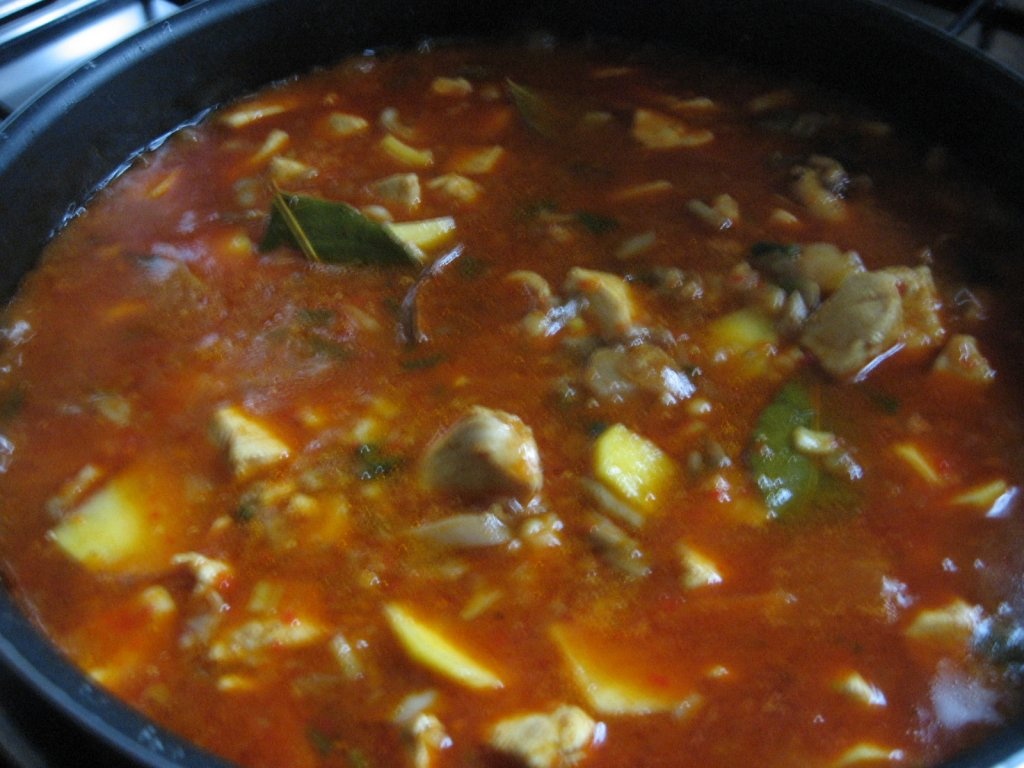 Papricas de ciuperci cu pui si cartofi