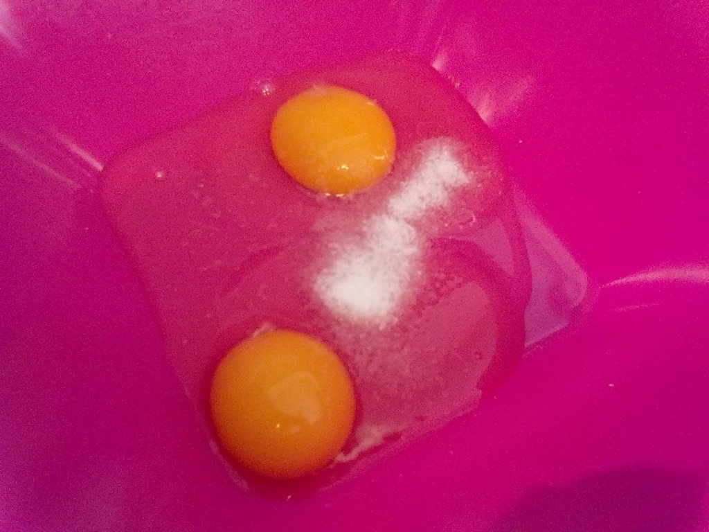 Cornuri cu gem de capsuni