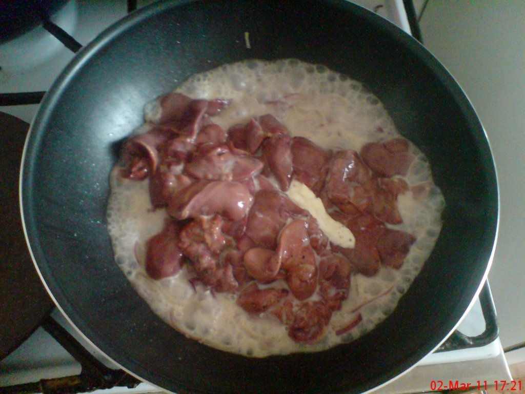 Ficatei de pui cu smantana