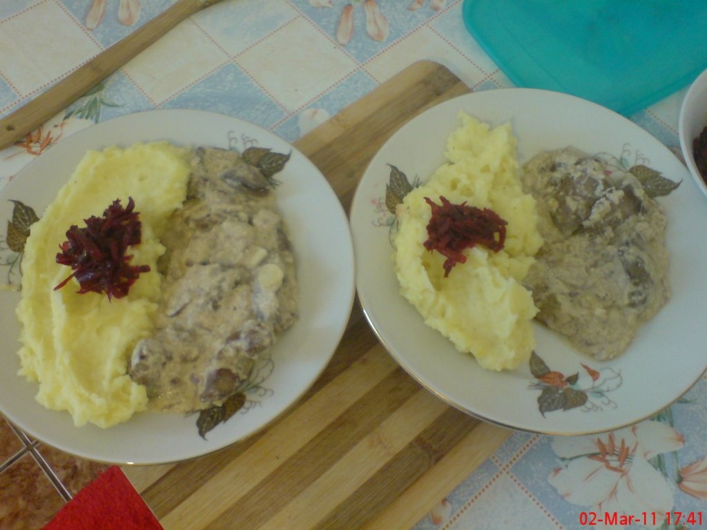 Ficatei de pui cu smantana