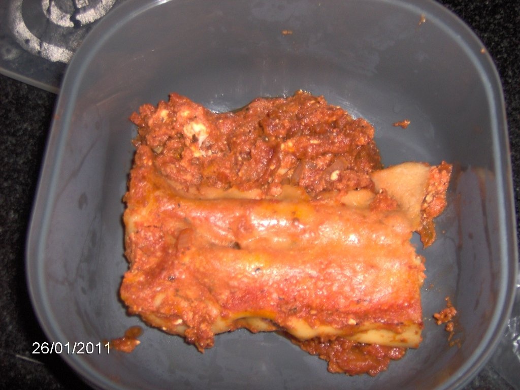 Caneloni in sos de rosii