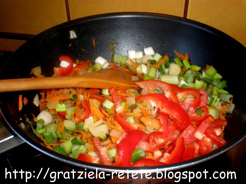 Dovlecei şi cartofi gratinaţi, o masă de duminică