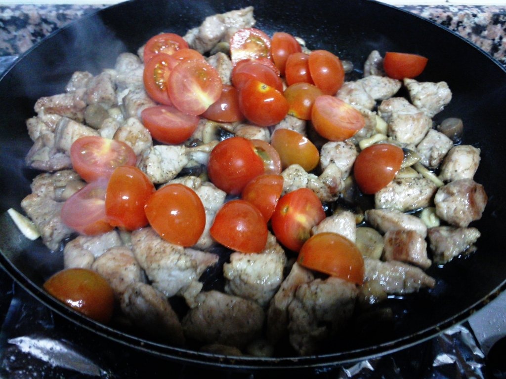 Muschi de porc cu ciuperci