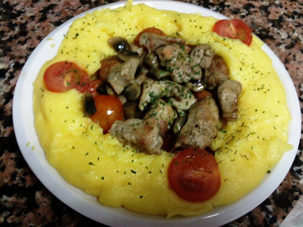 Muschi de porc cu ciuperci