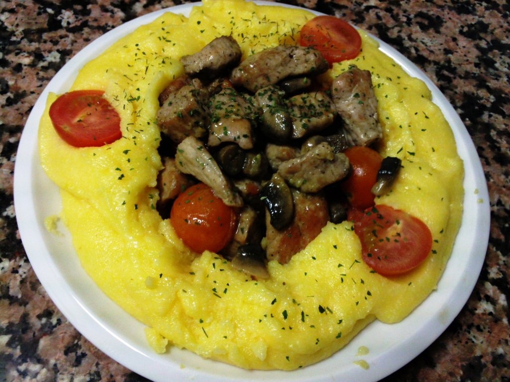 Muschi de porc cu ciuperci