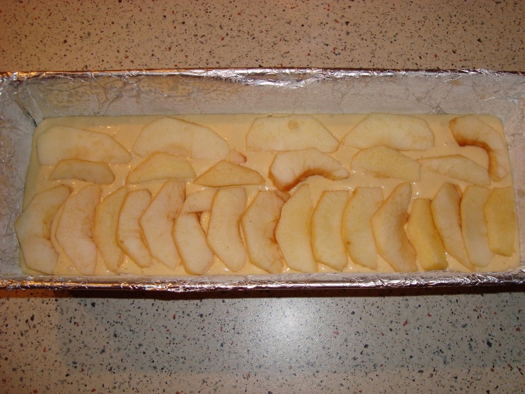 Chec cu mere glazurat cu ciocolata