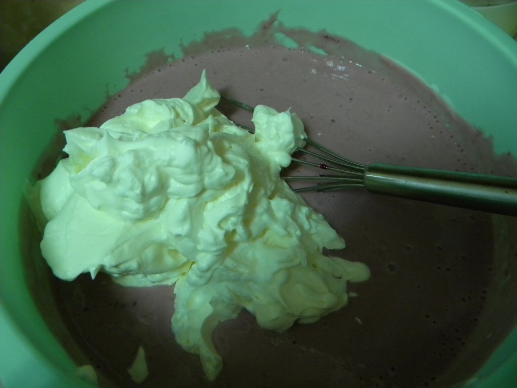 Tort Saint Honore cu iaurt si fructe