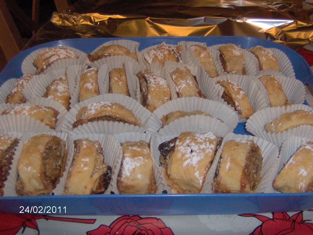 Strudel cu nuca si rahat ptr sarbatori