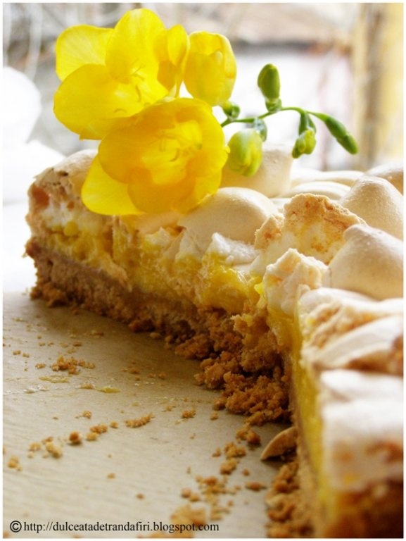 Tarta de lamaie cu bezea