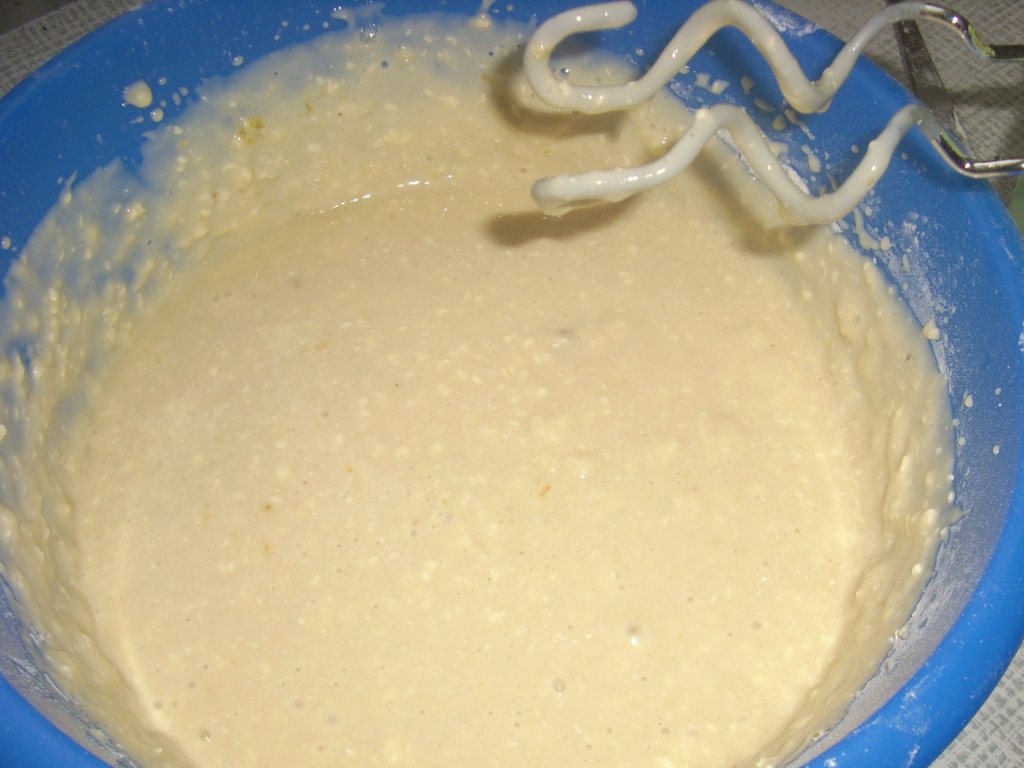 Turte dulci cu stafide si aroma de lamaie