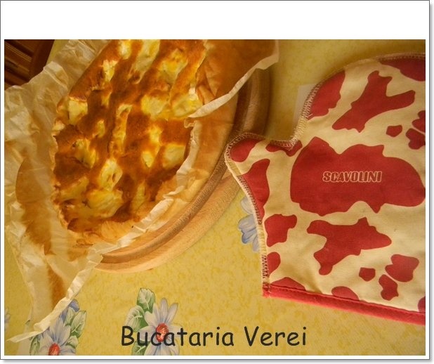 Tarta sarata cu branza si prosciutto