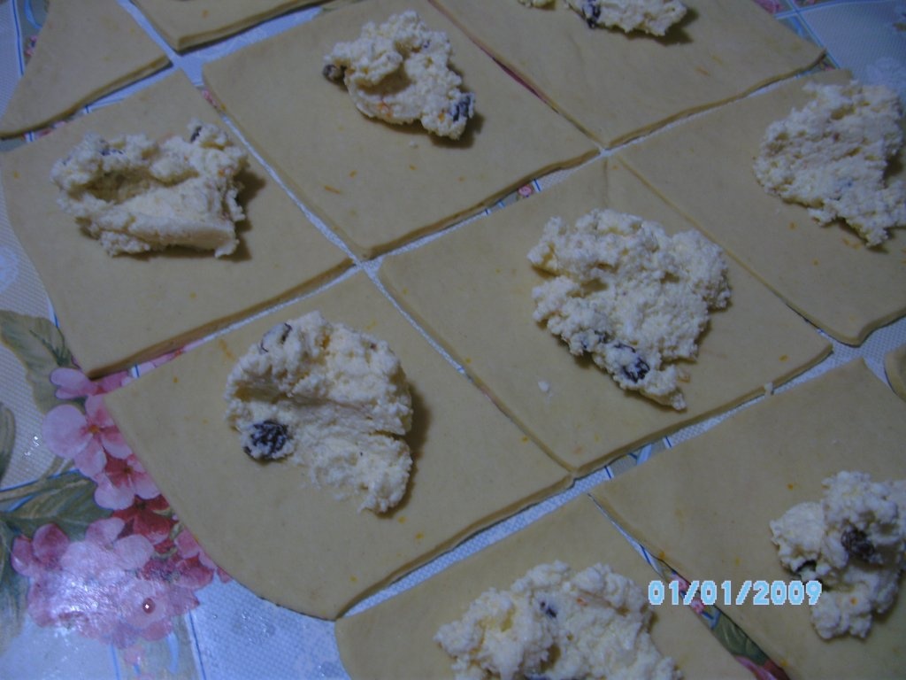 placinte cu branza poale'n brau