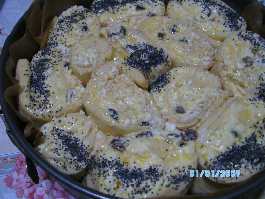 placinte cu branza poale'n brau