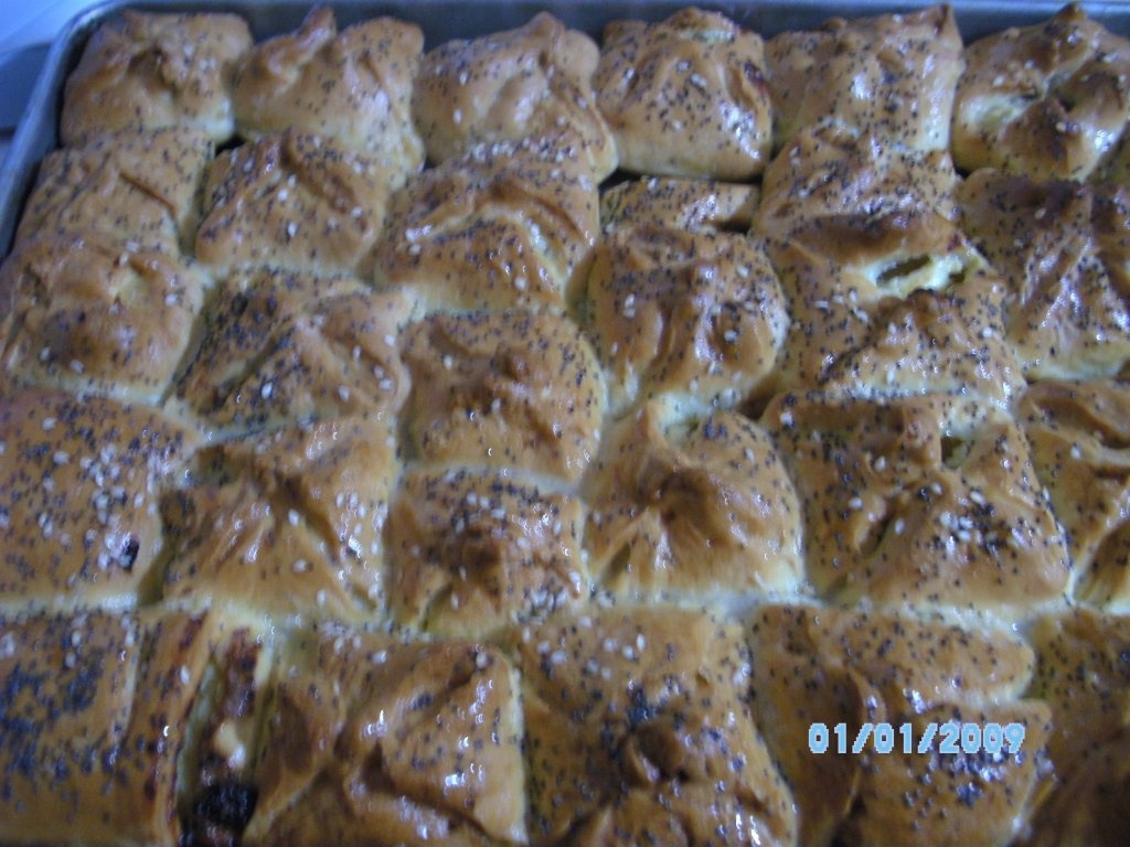 placinte cu branza poale'n brau