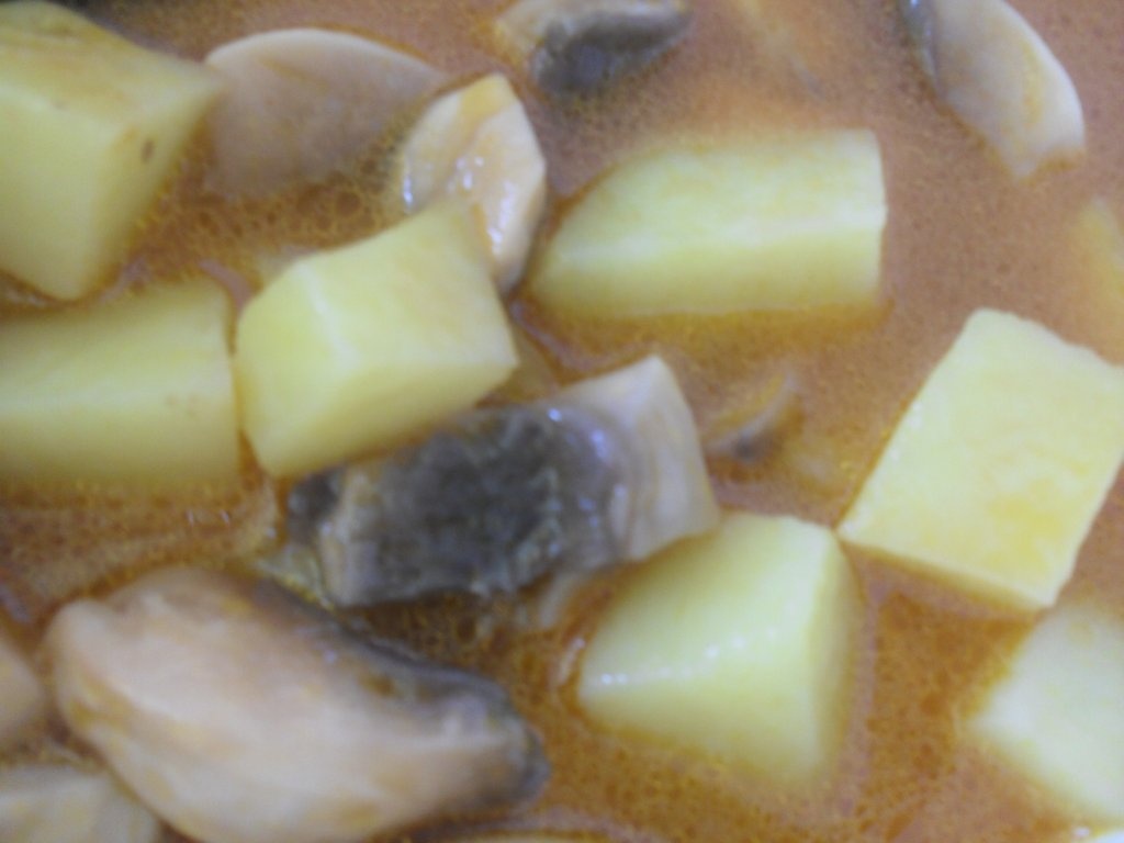 Mancare de soia, ciuperci, cartofi