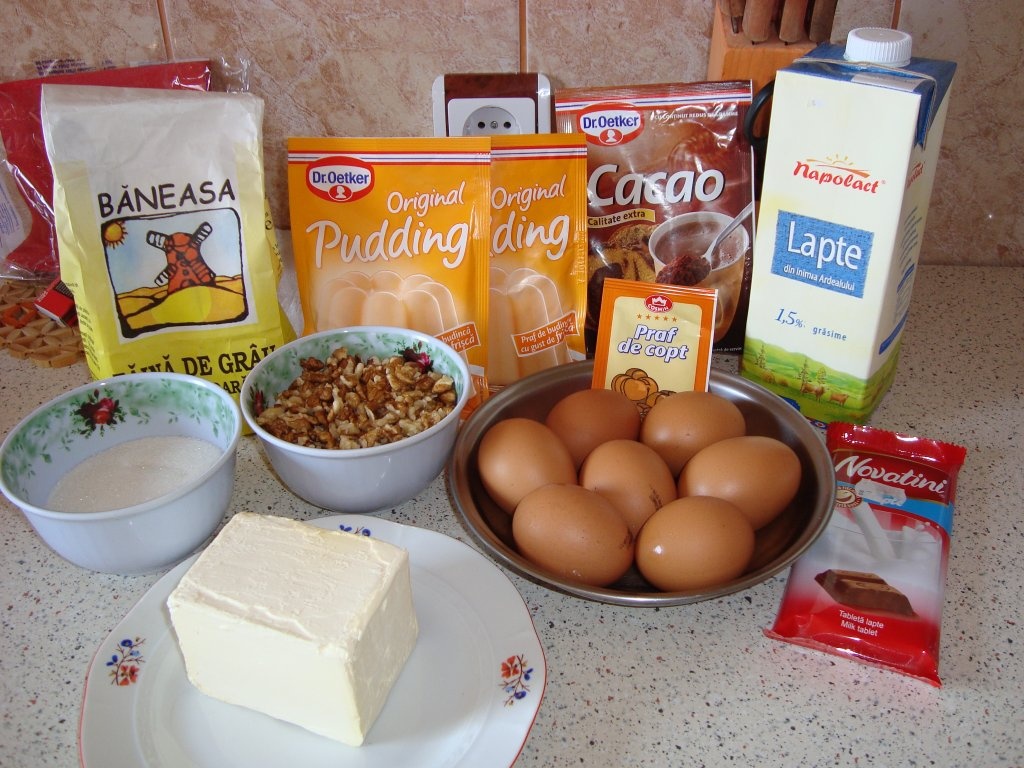 Prajitura cu nuci si crema de vanilie – reteta usor de facut, fina si gustoasa