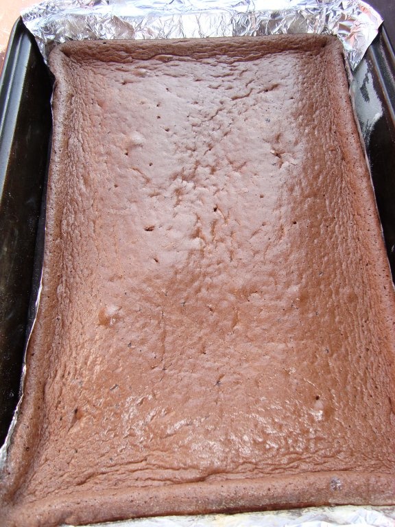 Prajitura cu nuci si crema de vanilie – reteta usor de facut, fina si gustoasa