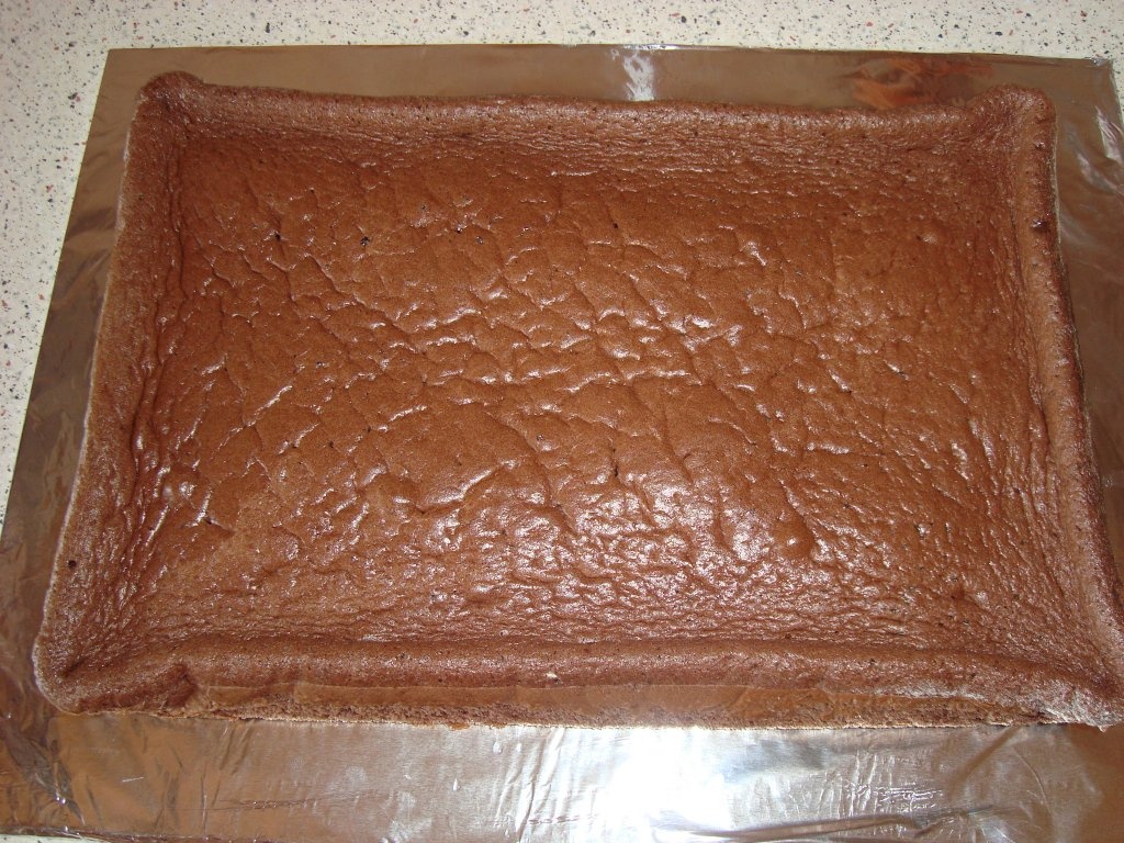 Prajitura cu nuci si crema de vanilie – reteta usor de facut, fina si gustoasa