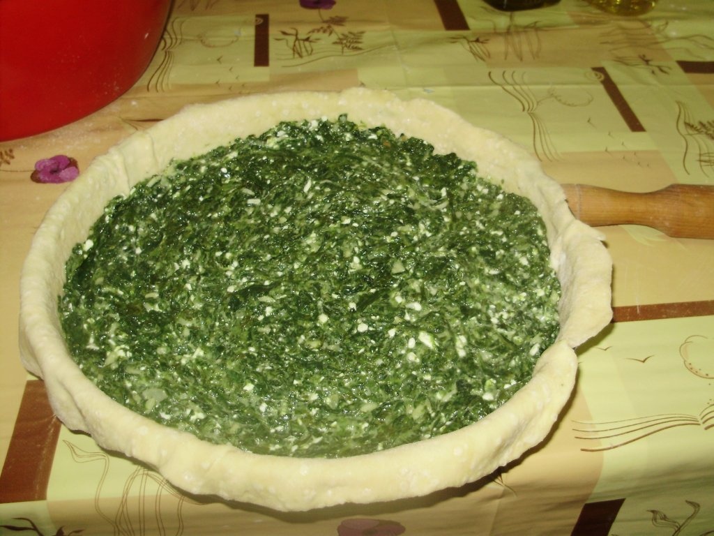 Placinta cu spanac, branza feta si orez