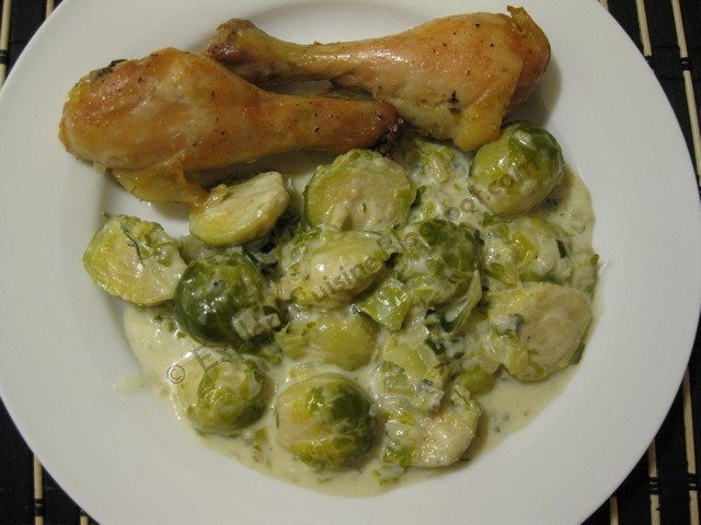 Varza de Bruxelles cu blue cheese