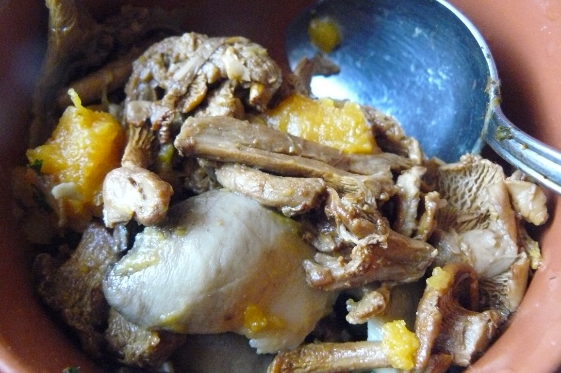 Ruladă de curcan cu ciuperci