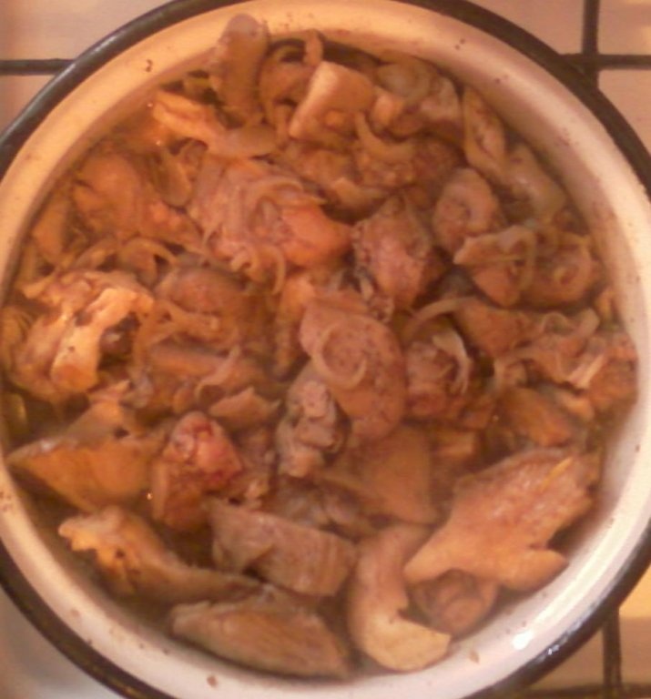 Ficatei de pui inabusiti (cu ciuperci)